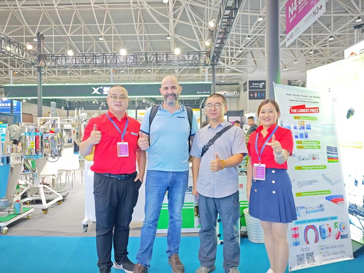 安捷能客戶合影