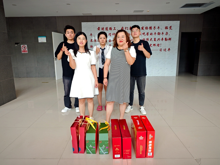 青島安捷能小組祝大家中秋快樂(lè)！